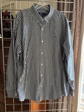 Vineyard Vines Men’s Size XL Button Down Shirt